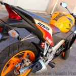 CBR-125R derriere